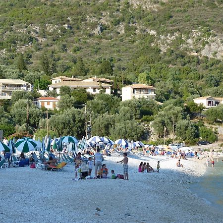 Ilianthos Apartments & Studios Mikros Gialos Esterno foto