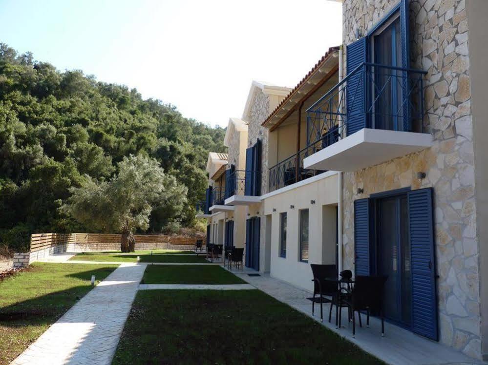 Ilianthos Apartments & Studios Mikros Gialos Esterno foto