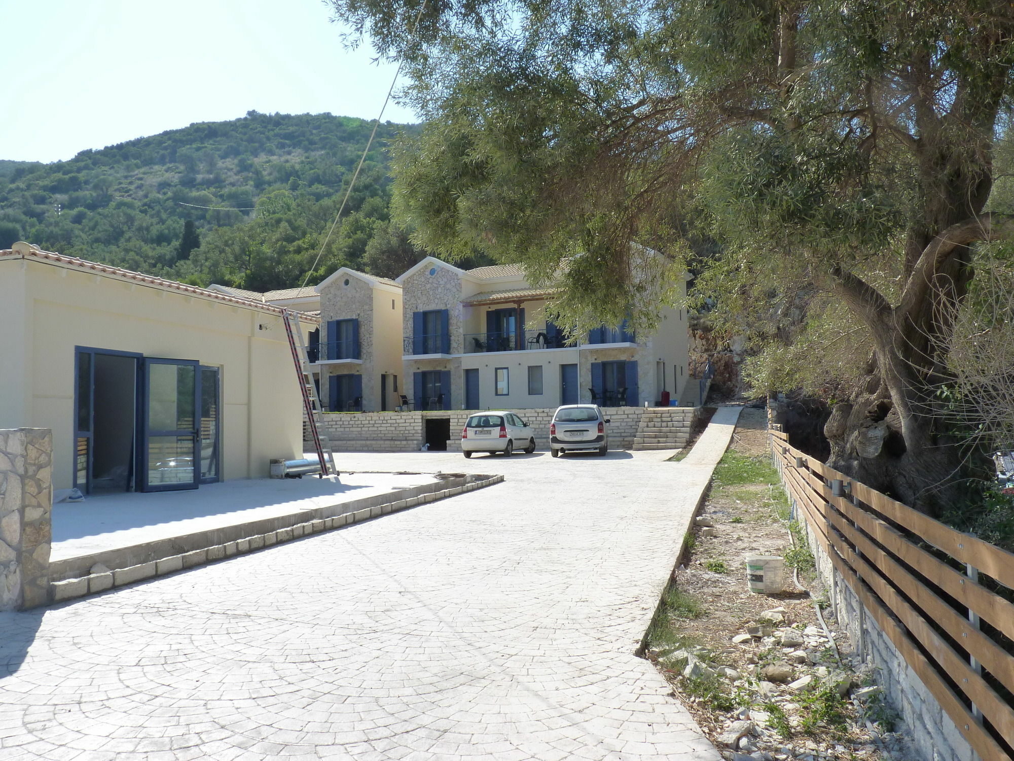 Ilianthos Apartments & Studios Mikros Gialos Esterno foto