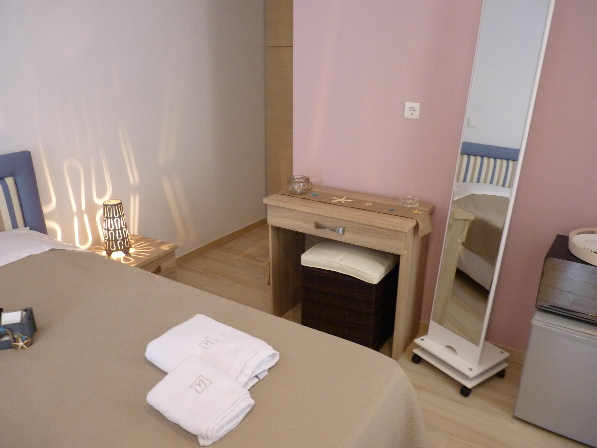 Ilianthos Apartments & Studios Mikros Gialos Esterno foto